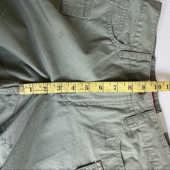 NWT UNIONBAY Womens Juniors Cargo Shorts Size 1 Sage Green - Picture 10 of 14
